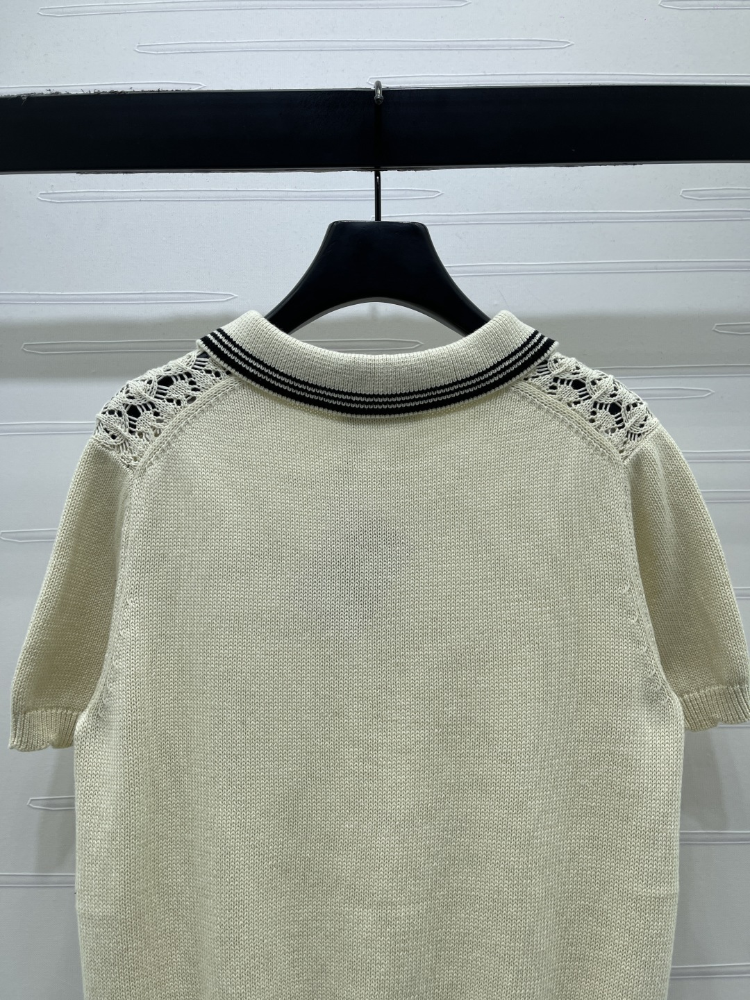 Women's short sleeves
